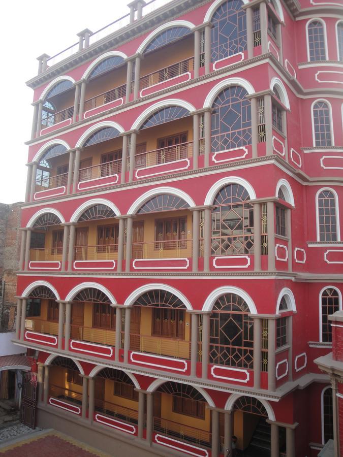 Balaji Palace Варанаси Екстериор снимка